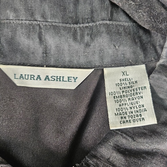 Laura Ashley Jacket Womens XL Black Floral Silk Boho Artsy Whimsigoth Fairy READ - Picture 8 of 16